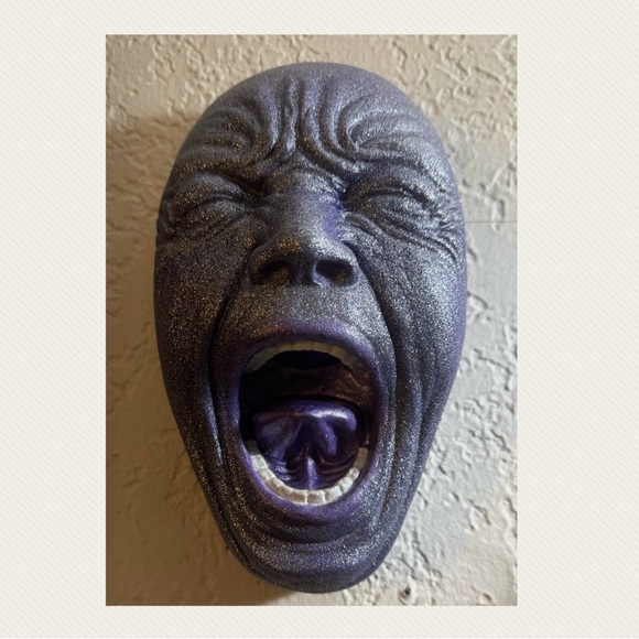 X3 (3) Screaming faces hand painted - asking price is firm - Picture 3 of 16